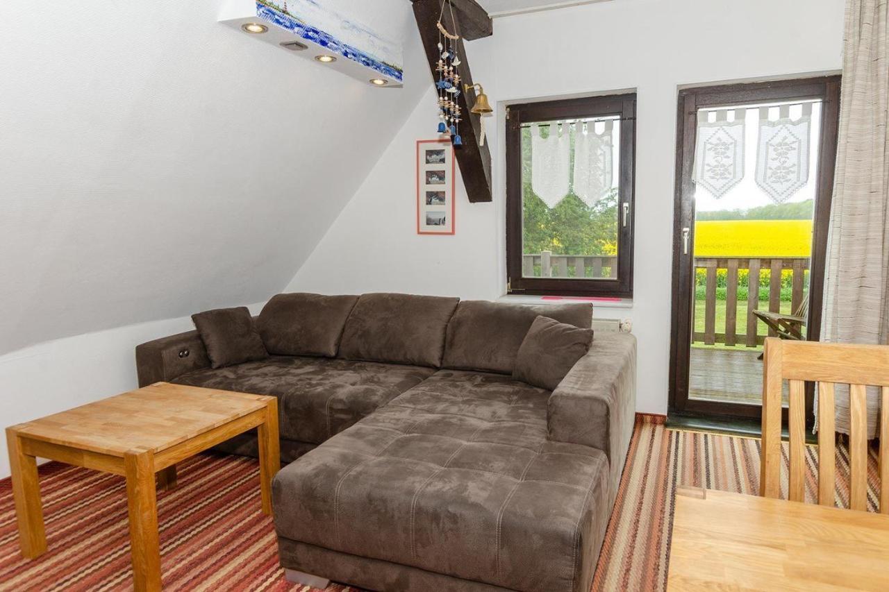 3-R-Ferienwohnung-Fuer-4-Personen-In-Schaprode-Auf-Ruegen-Zi3 Exterior foto