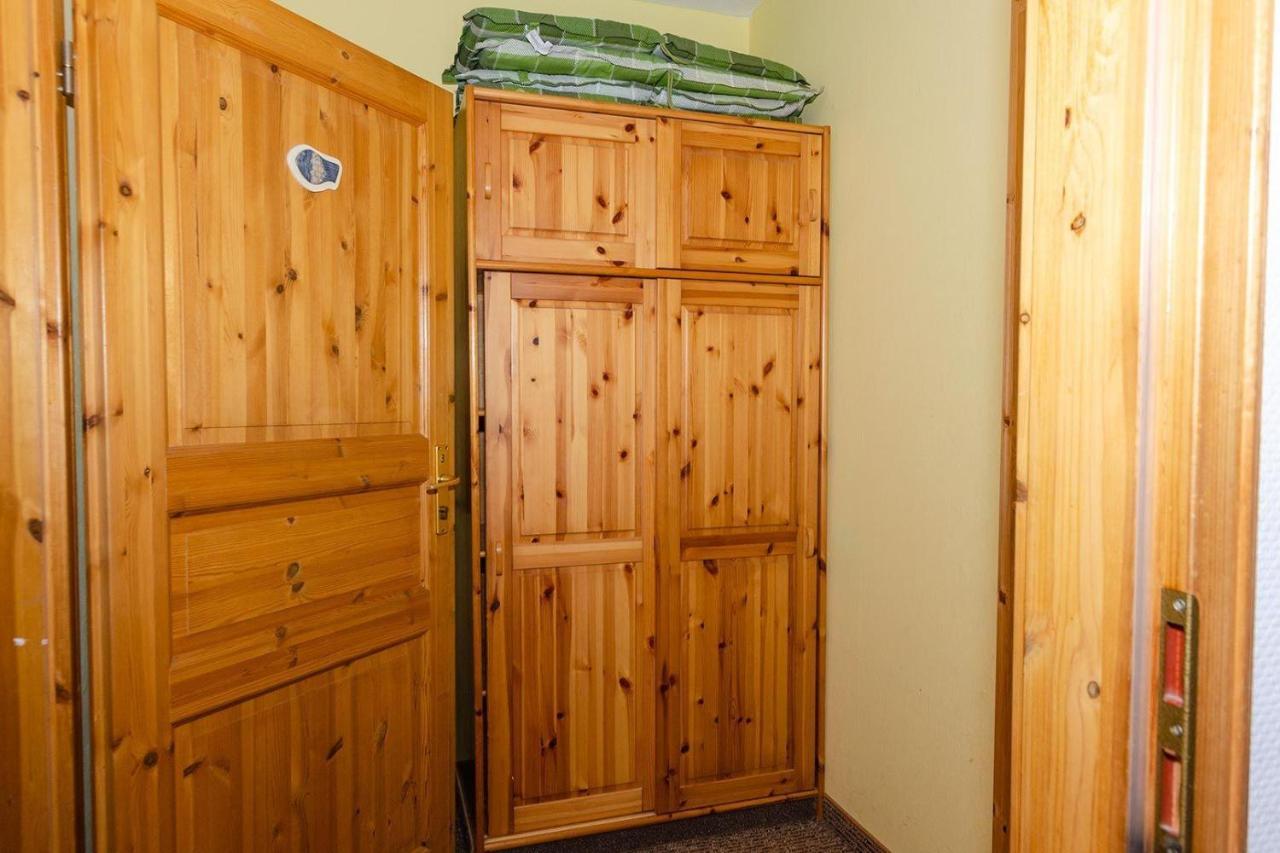 3-R-Ferienwohnung-Fuer-4-Personen-In-Schaprode-Auf-Ruegen-Zi3 Exterior foto