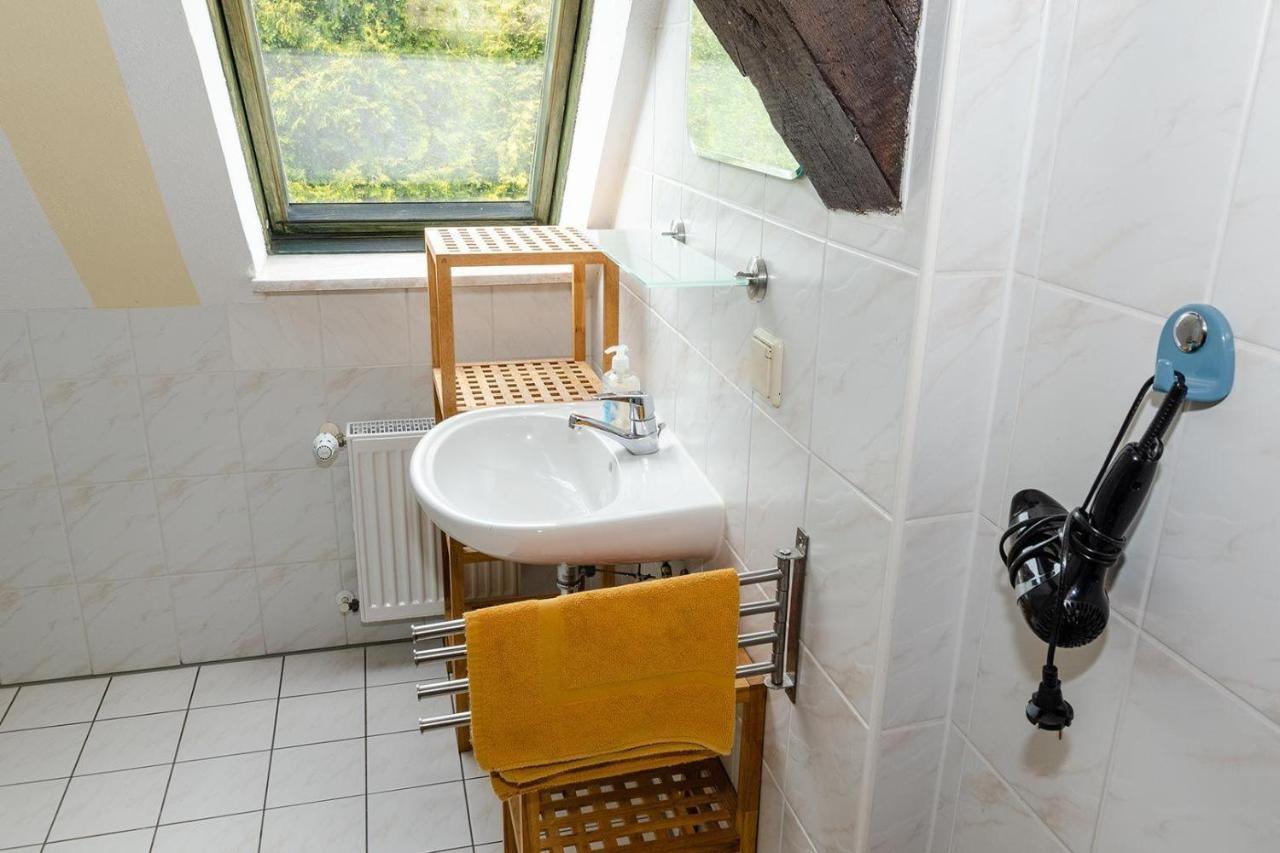 3-R-Ferienwohnung-Fuer-4-Personen-In-Schaprode-Auf-Ruegen-Zi3 Exterior foto