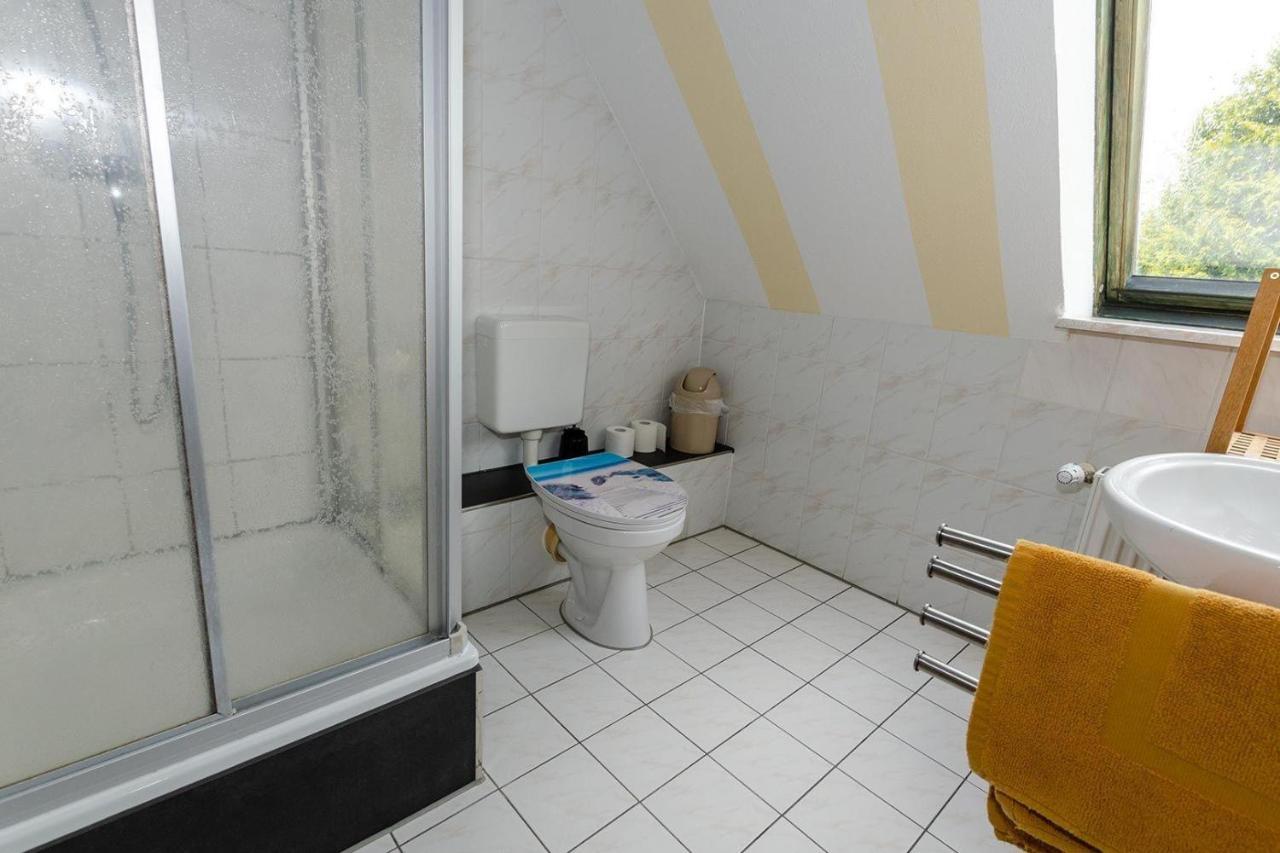 3-R-Ferienwohnung-Fuer-4-Personen-In-Schaprode-Auf-Ruegen-Zi3 Exterior foto